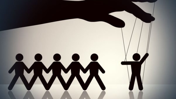 Cuidado com pessoas que manipulam muito no trabalho! Pessoas manipuladoras no trabalho