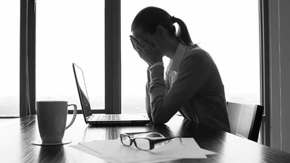 A depressão no ambiente profissional é cada vez um problema pior! Depressão no trabalho