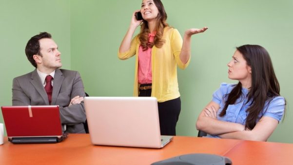 Como respeitar a etiqueta no escritório? Etiqueta profissional