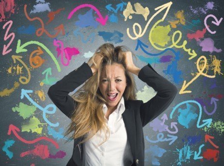 Comparando com calma ofertas de emprego