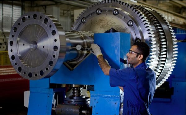 O que faz um mecânico industrial