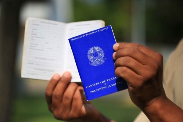 Direitos com ou sem carteira assinada